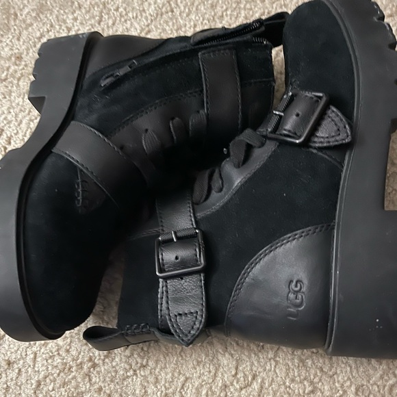 Boots - Picture 2 of 4